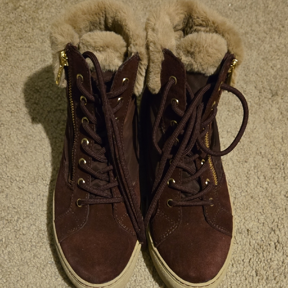 Cougar Purple Fur-Lined High-Top Boot Sneakers Size 8